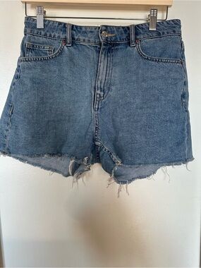 H&M High-Waist Denim Shorts in Blue